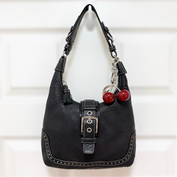 Coach Handbags - Coach Hamptons Vintage Pebbled Leather Hobo Bag
